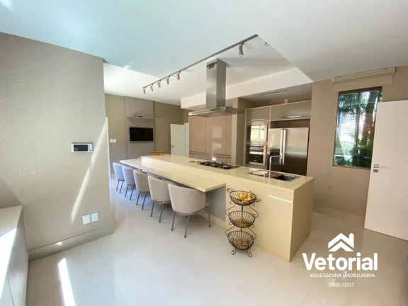 Imagem Casa de luxo à venda em Barreiras-BA, bairro Renato Gonçalves: 4 quartos, 3 suítes, 3 salas, 2 banheiros, 4 vagas, 400m². Confira!