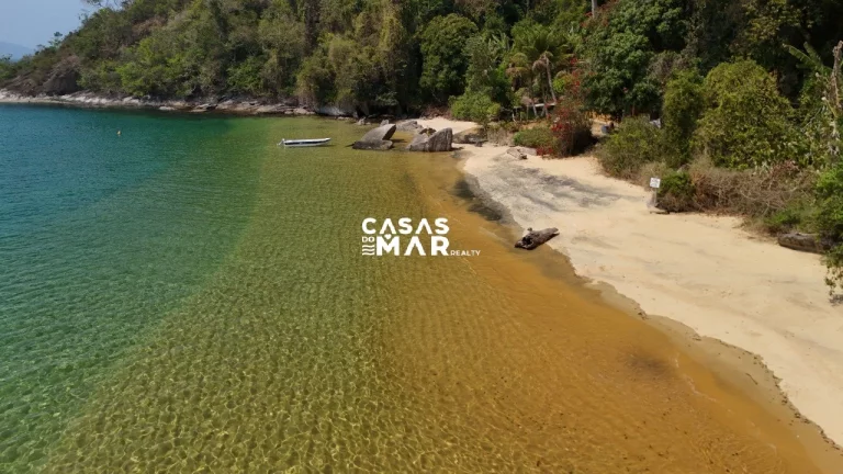 Foto do imóvel Terreno de 628,91 hectares com praia paradisíaca em Angra dos Reis-RJ, documentação completa e aceita incorporação.