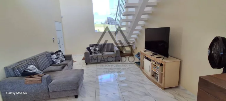 Imagem Sobrado com 3 dormitórios - Vista para o Lago