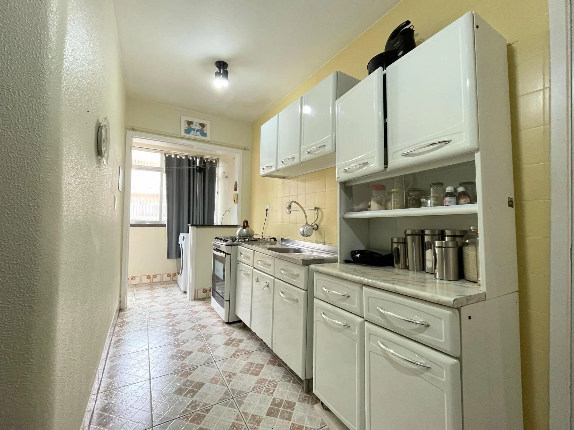 Imagem Apartamento com linda vista definida para o Rio Guaíba ? amplo, arejado e com sol da tarde!