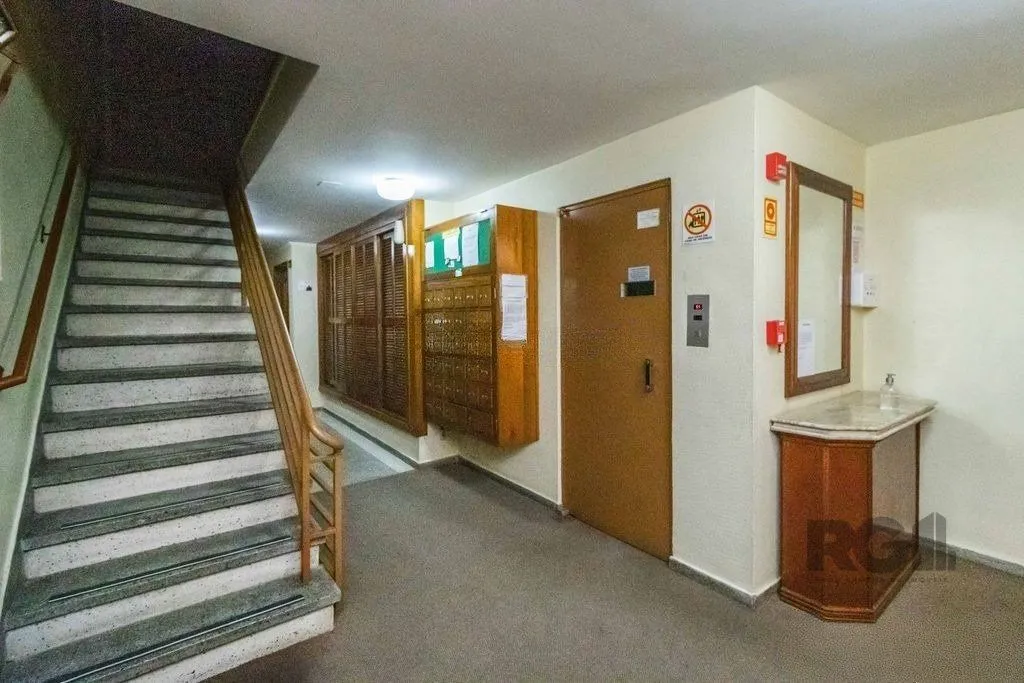 Imagem Apartamento 86m² - 3 dormitórios, 2 banheiros, 1 vaga no bairro Petrópolis