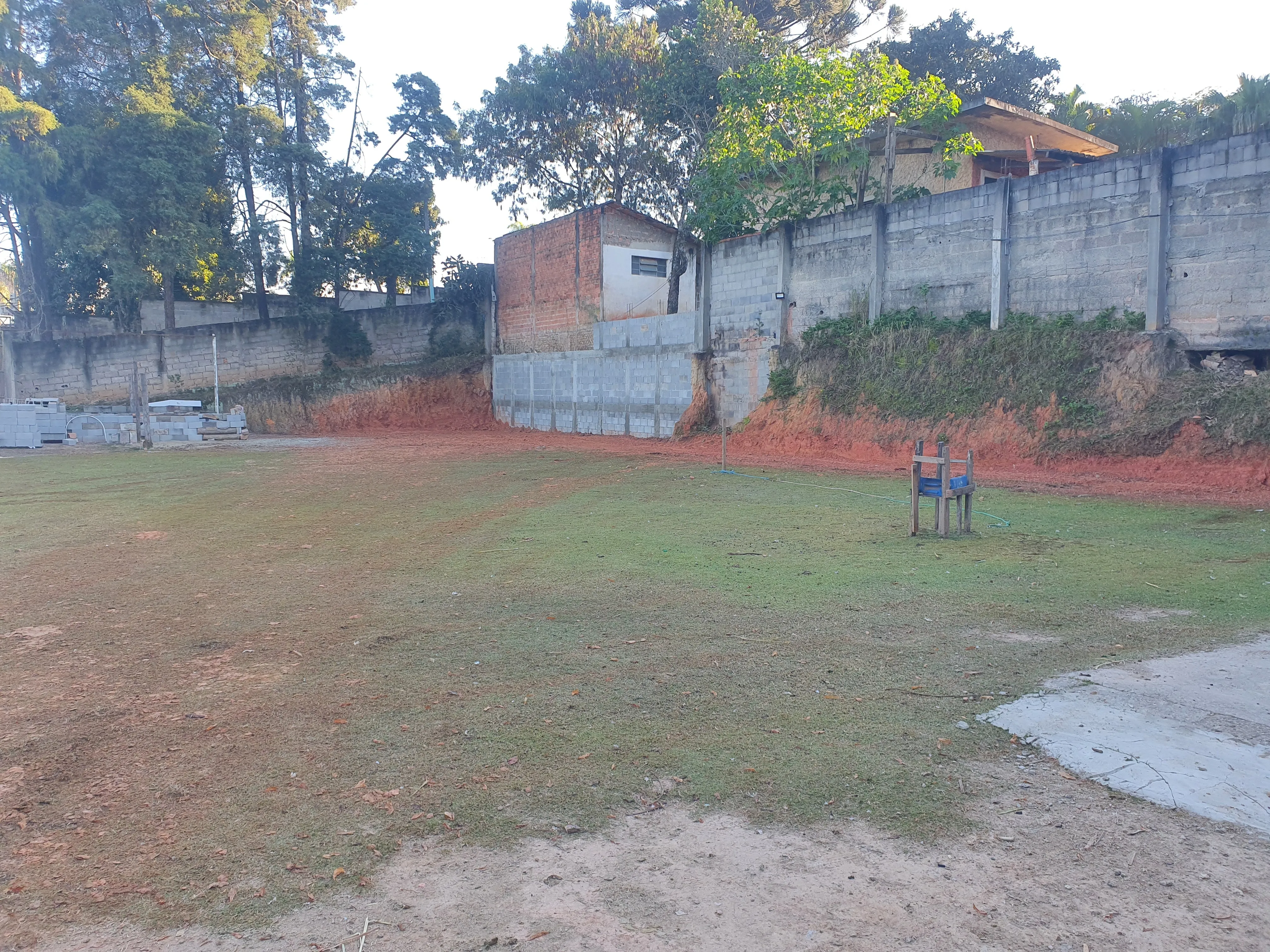 Imagem Chácara de 4.052m² Murada ? Localização Privilegiada ao Lado do Residencial Saint Patrick