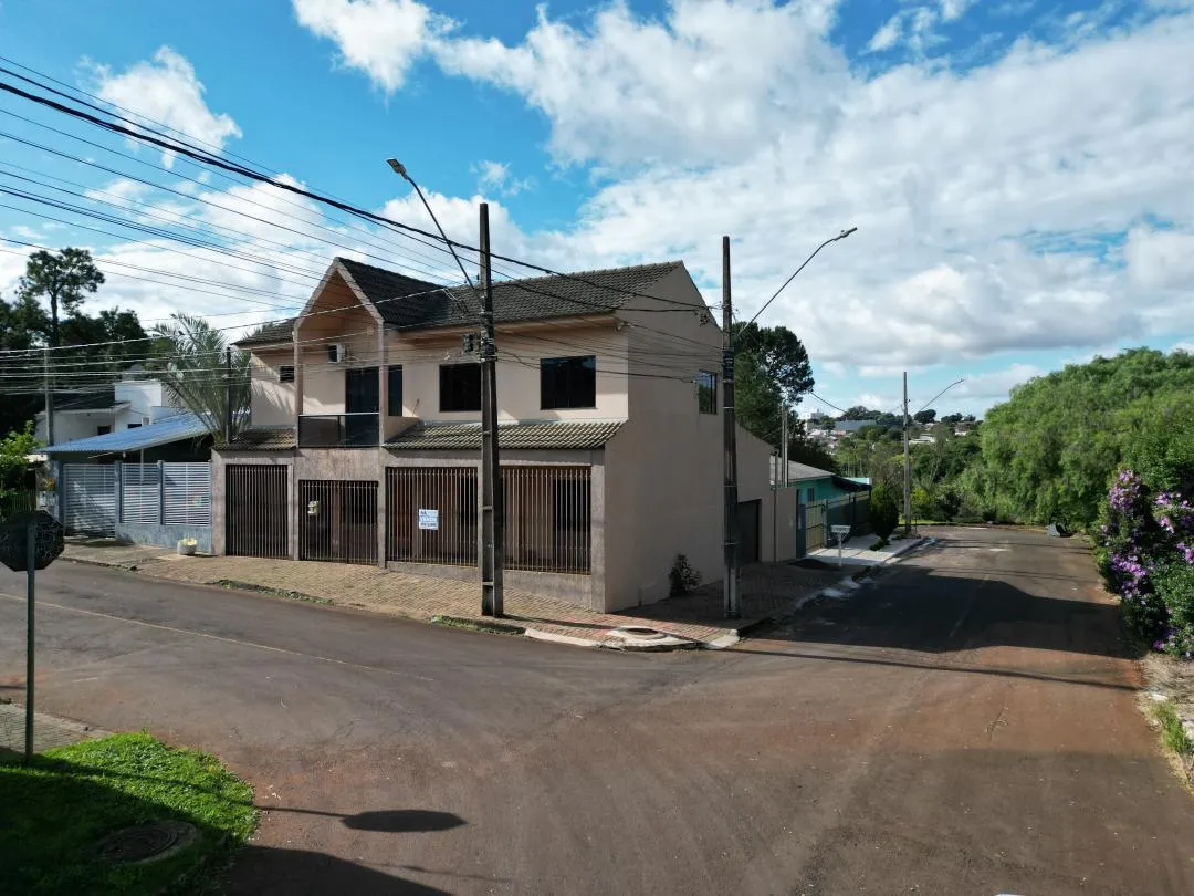 Imagem Sobrado Usado à venda em Cascavel - Pioneiro Catarinenses - 218m²