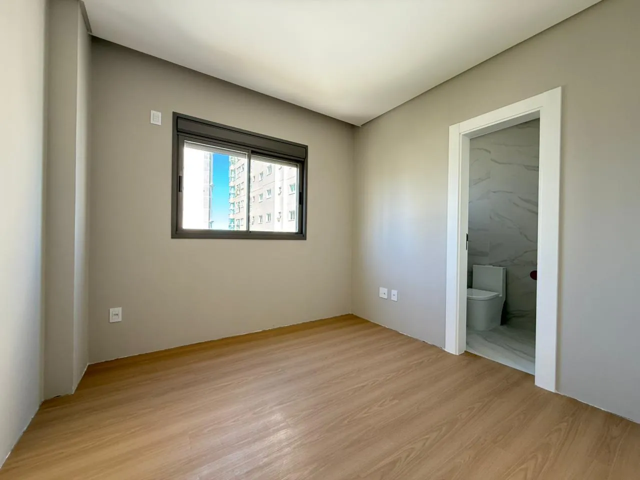 Imagem Apartamento com vista para o mar à venda com 105m2 por R$ 3.000.000,00
