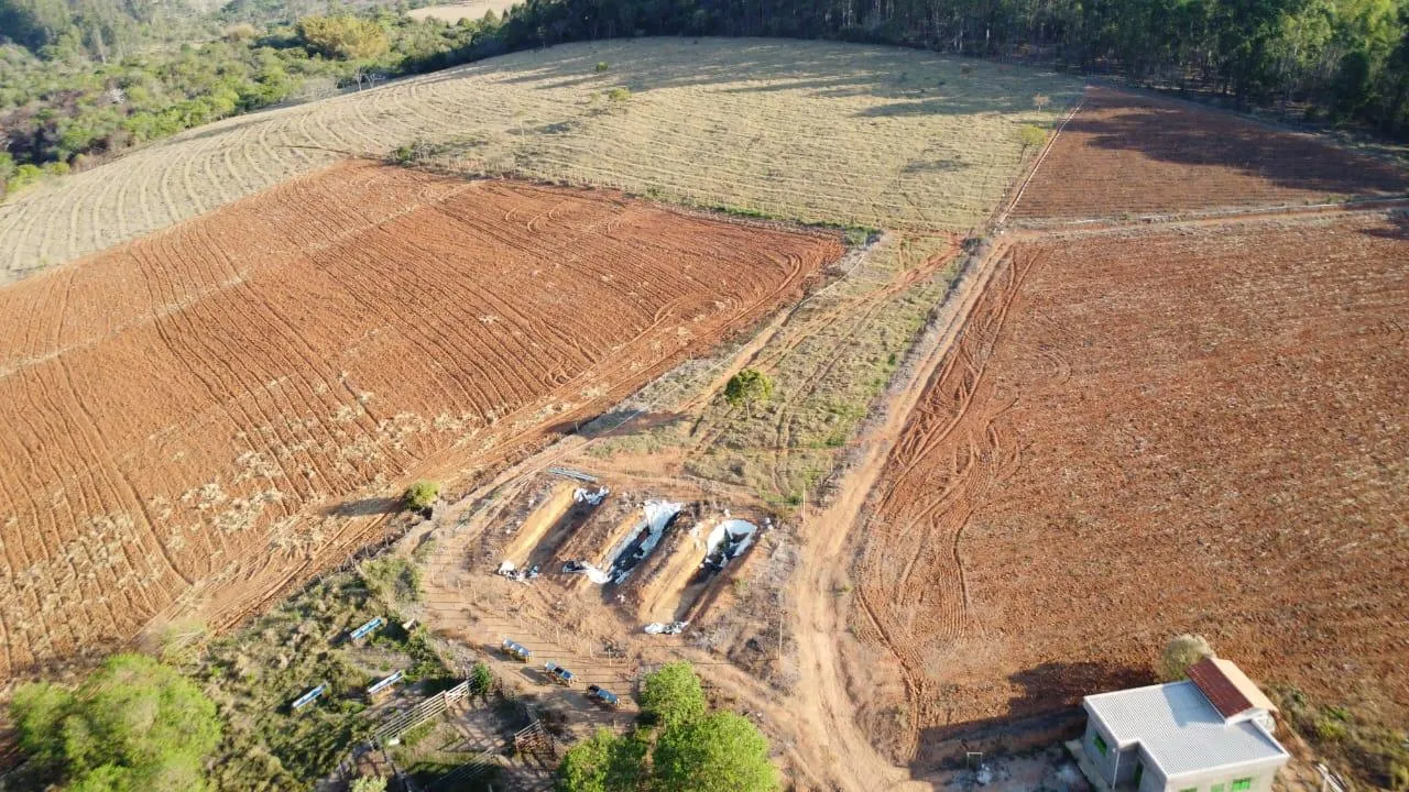 Imagem Vendo uma linda fazendinha em Passatempo/MG, com 30 hectares de terra .