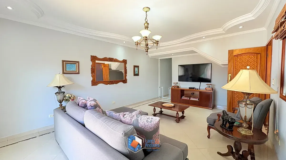 Imagem Sobrado para venda em Jardim Regina com 4 quartos, sendo 1 suíte, 277m²