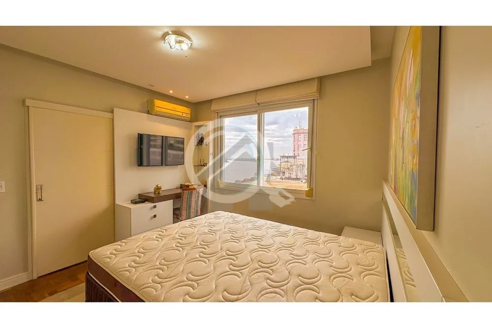Imagem Bem-vindo ao sonho de morar no coração do Centro Histórico de Porto Alegre! Este apartamento comp...