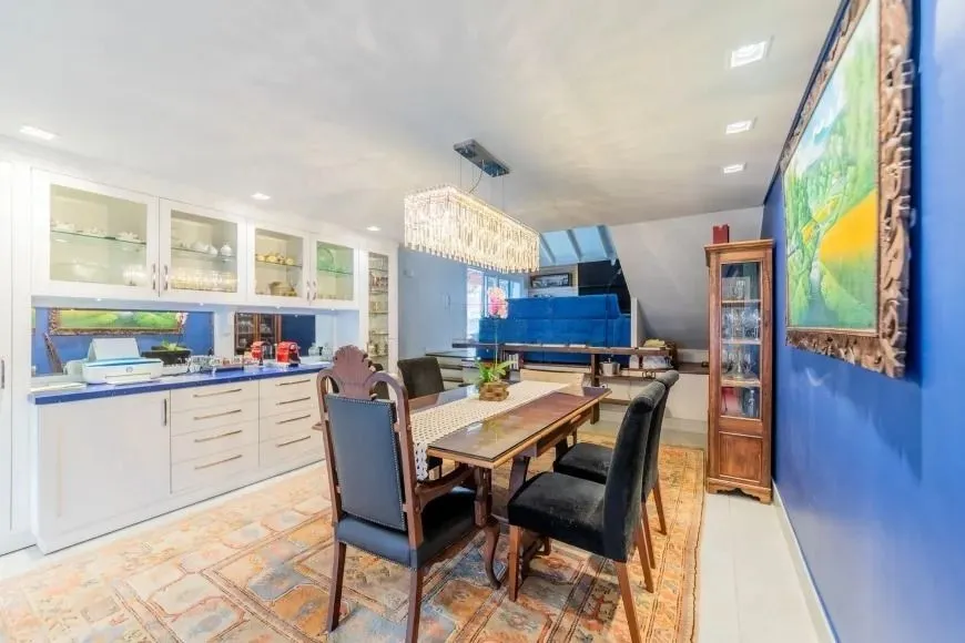 Imagem Casa alto padrão com 3 suítes e piscina no Boa Vista