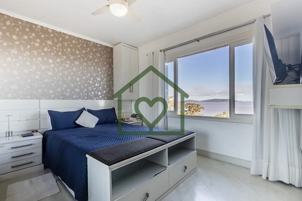Imagem CASA EM CONDOMÍNIO DE 229m² COM 3 DORMITÓRIOS (1 SUÍTE MASTER), ESPAÇO EXTERNO COM PISCINA, COZ...