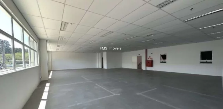 Imagem Galpões para locação com 1.478m² de armazenamento no Embu das Artes/SP.