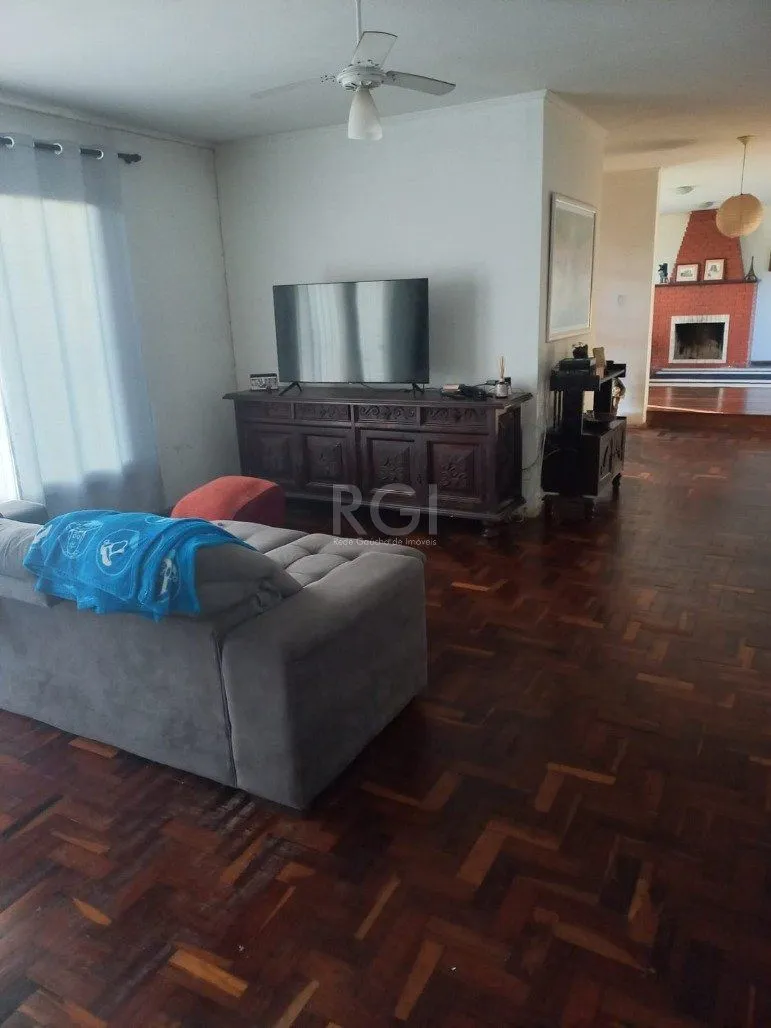 Imagem Casa para Venda - 256.44m², 4 dormitórios, sendo 1 suites, 4 vagas - Cavalhada