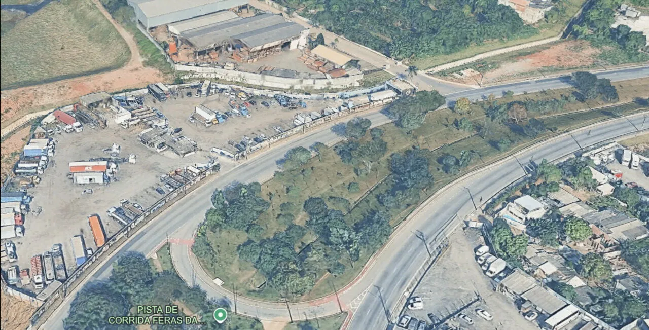 Imagem Terreno de 2.275 m² na Av. Aricanduva com alto potencial para incorporação e comércio.