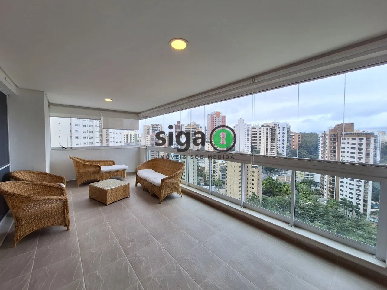 Imagem Apartamento com 4 Dormitórios, 4 vagas, 281m2 à venda no Panamby.