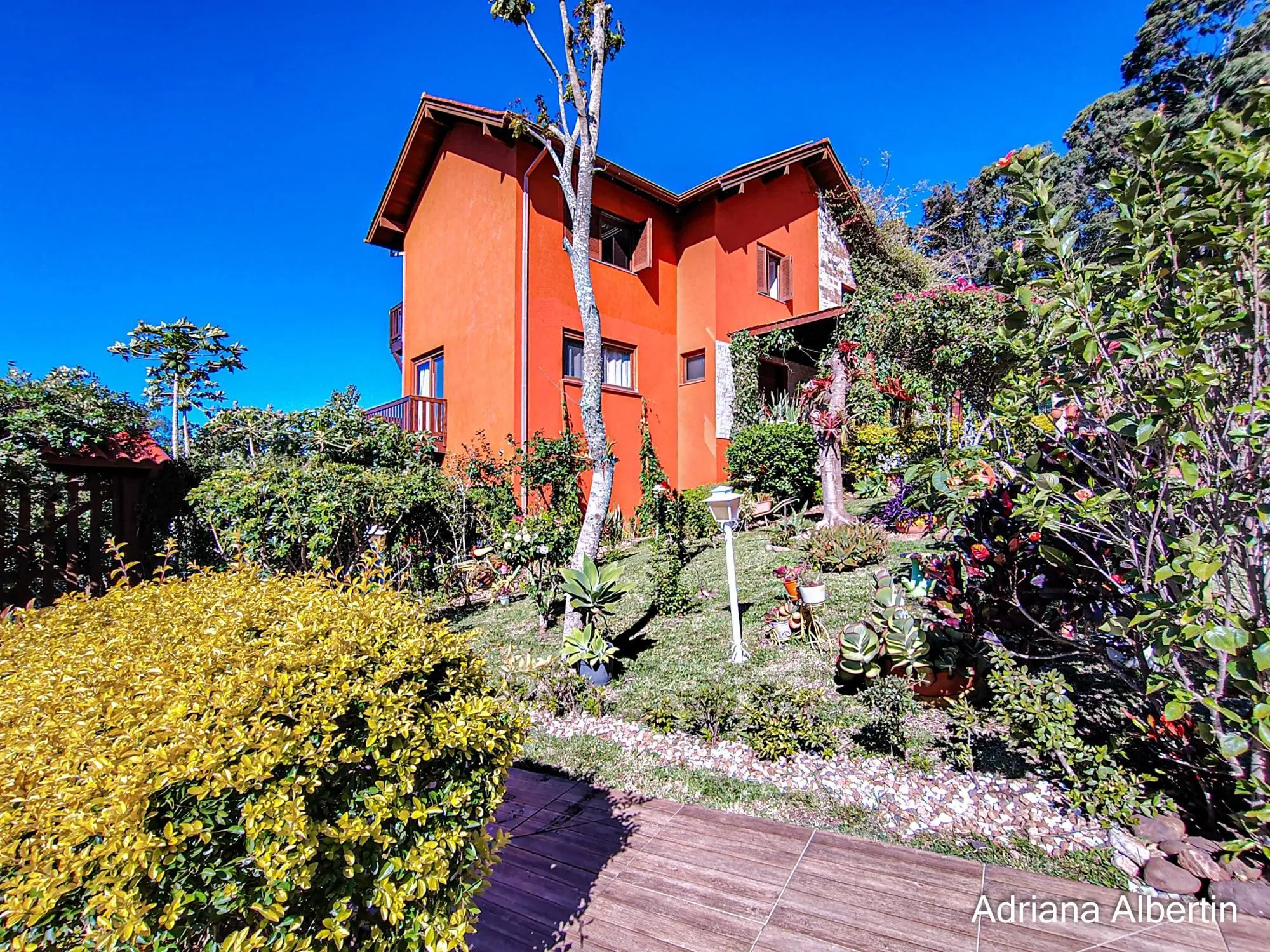 Imagem Casa estilo sítio no Alphaville Porto Alegre | Lago com carpas, pomar e vista permanente para o verde