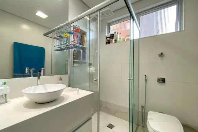 Imagem APARTAMENTO COM 03 QUARTOS, SUITE, 02 VAGAS DE GARAGEM E LAZER!!!!!
