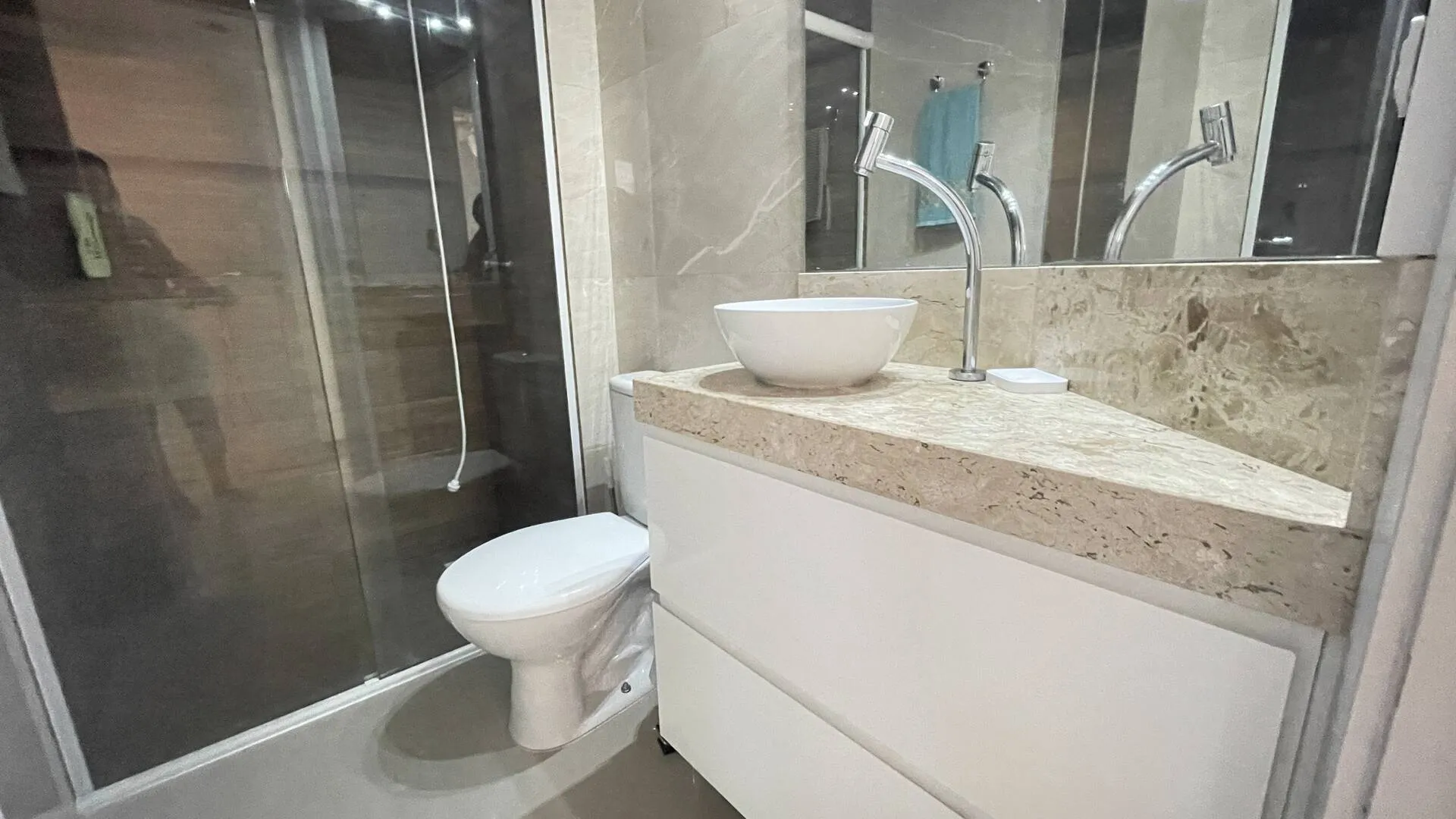Imagem Apartamento para alugar em Canasvieiras 2 quartos com suíte e sacada