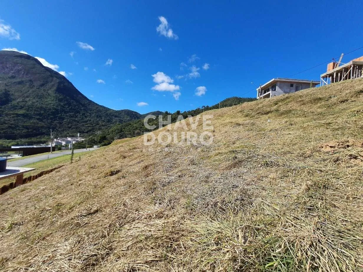 Imagem Lote com 246m² em condomínio próximo do centro de Teresópolis