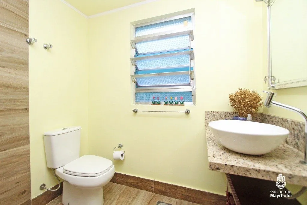 Imagem Casa para Venda - 500m², 5 dormitórios, sendo 2 suites, 5 vagas - Menino Deus
