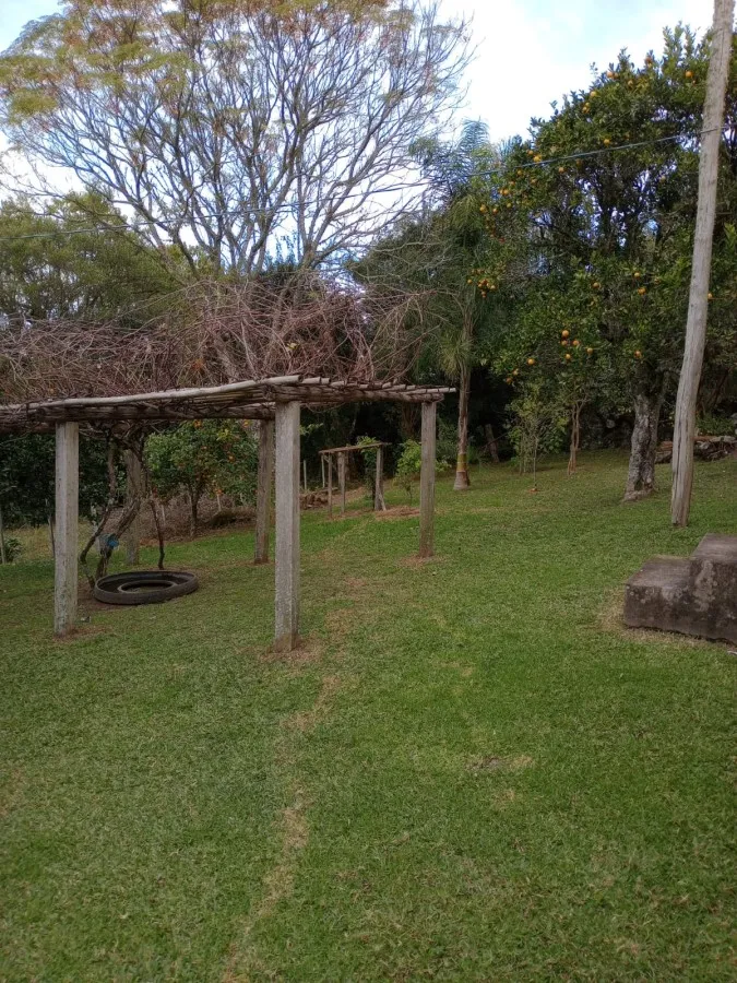 Imagem Sítio para Venda em Canguçu, zona rural, 3 dormitórios, 1 banheiro, 3 vagas
