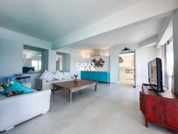 Imagem Luxuosa Casa Frente Mar em Búzios-Ferradura: 6 Suítes, Vista Deslumbrante, Piscina e Privacidade Total!