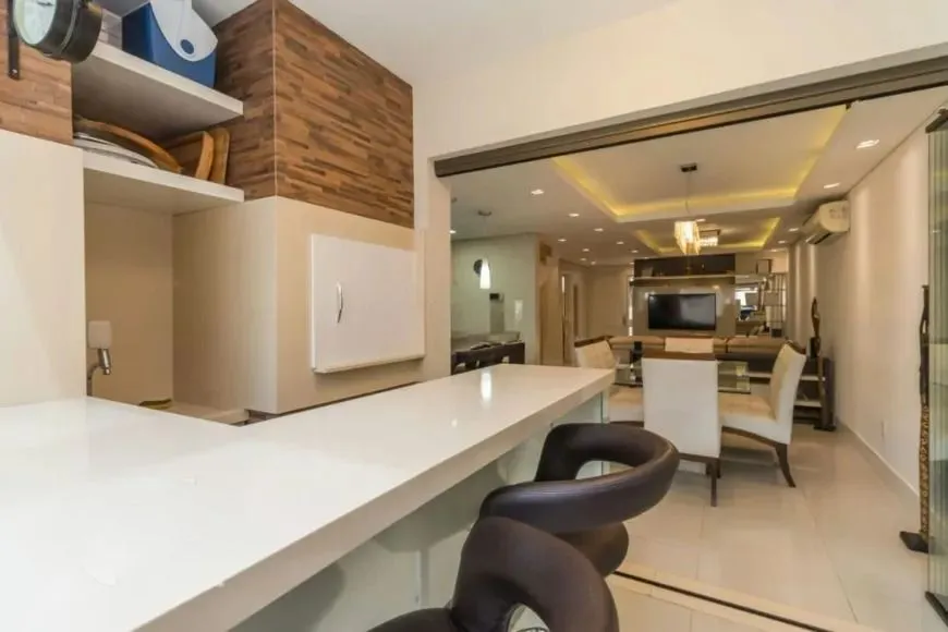 Imagem Casa Seminova 3 Dorm com Pátio e 4 Vagas no Jardim Planalto