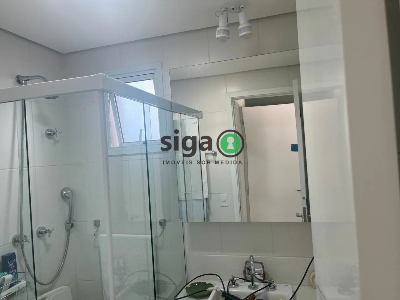 Imagem Apartamento a venda no Campo Belo com 3 quartos, 2 banheiros e 3 vagas.