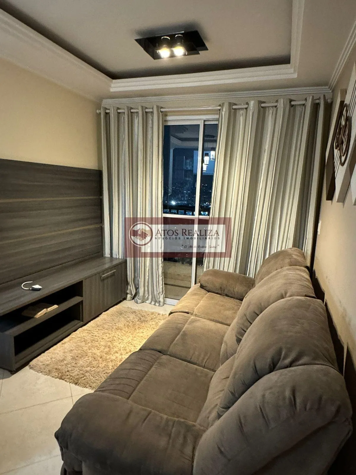 Imagem Imóvel aconchegante para alugar com 2 quartos e 1 banheiro no total. Este imóvel está bem equipado, é ideal para quem procura conforto e comodidade. O condomínio é bem equipado com diversas instalações, apropriado para quem busca lazer sem sair de casa e 