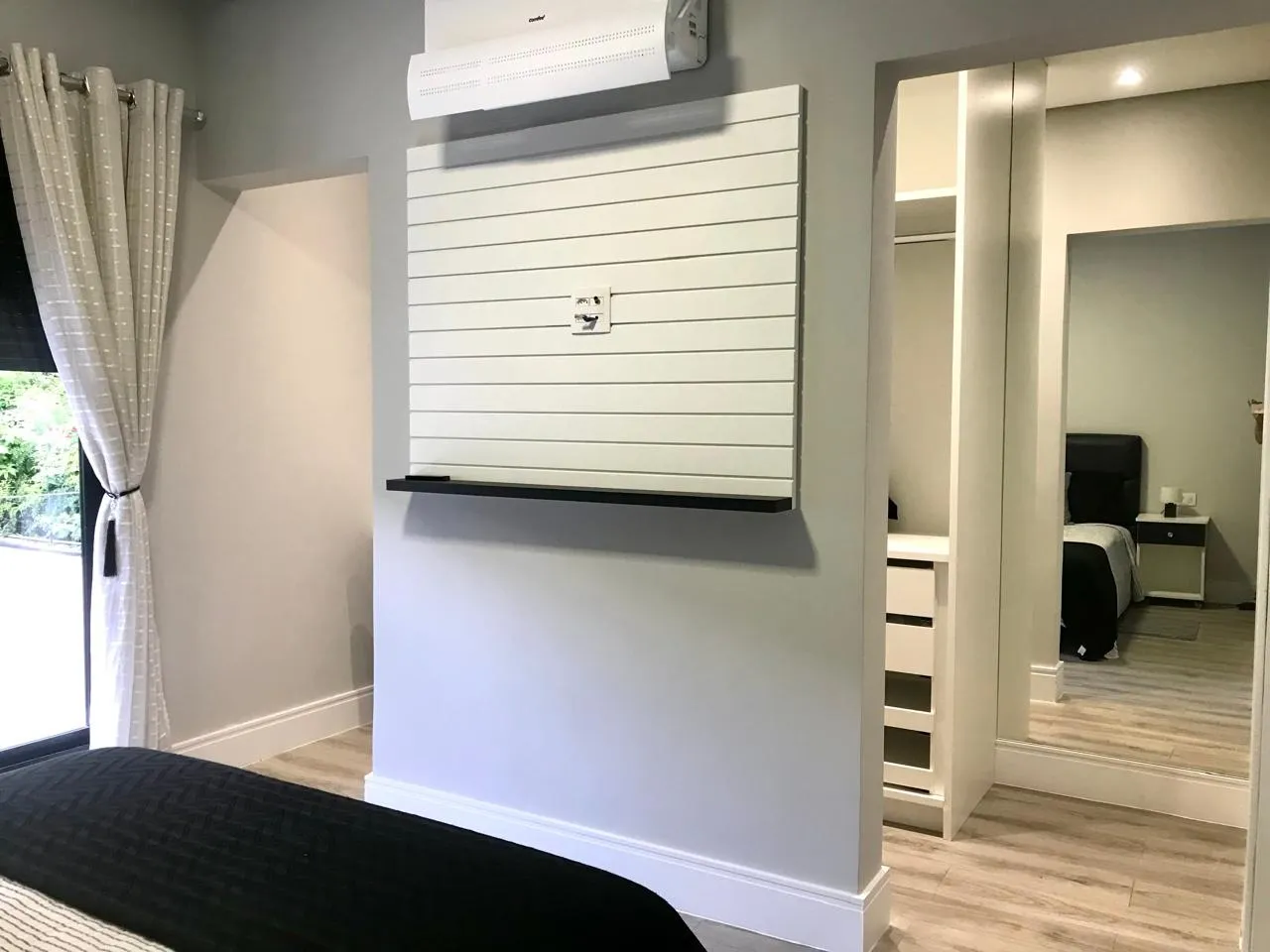Imagem Casa de Alto Padrão à Venda no Alphaville 01 em Barueri, 5 suítes, 530 m², piscina, sauna, sala de cinema e terreno de 631 m²