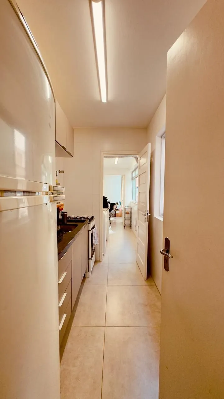 Imagem EXCELENTE APARTAMENTO À VENDA - TOTALMENTE REFORMADO E PRONTO PARA MORAR