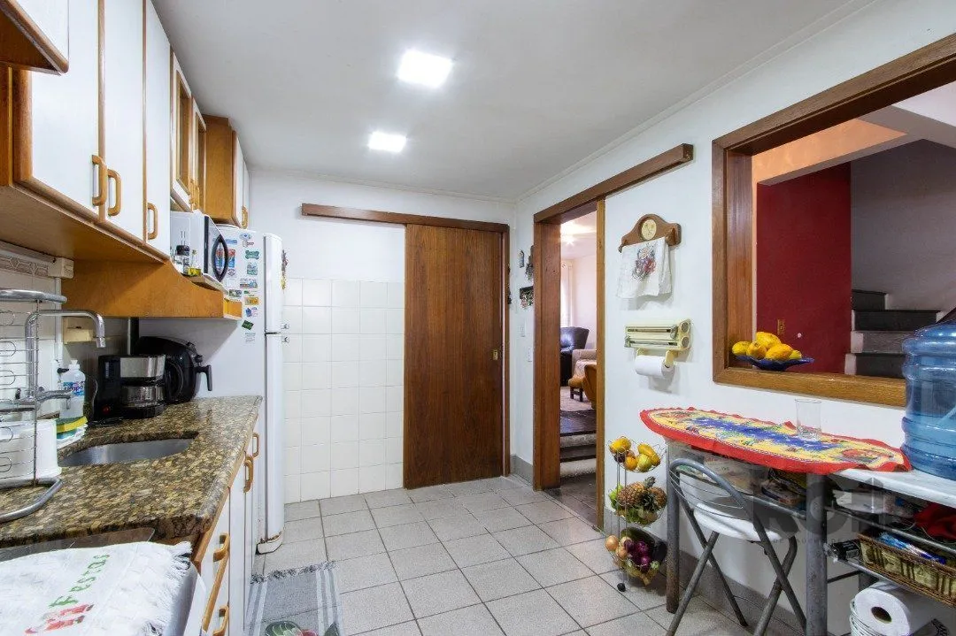 Imagem Casa de 3 dormitórios à venda na Tristeza - Zona sul de Poa.