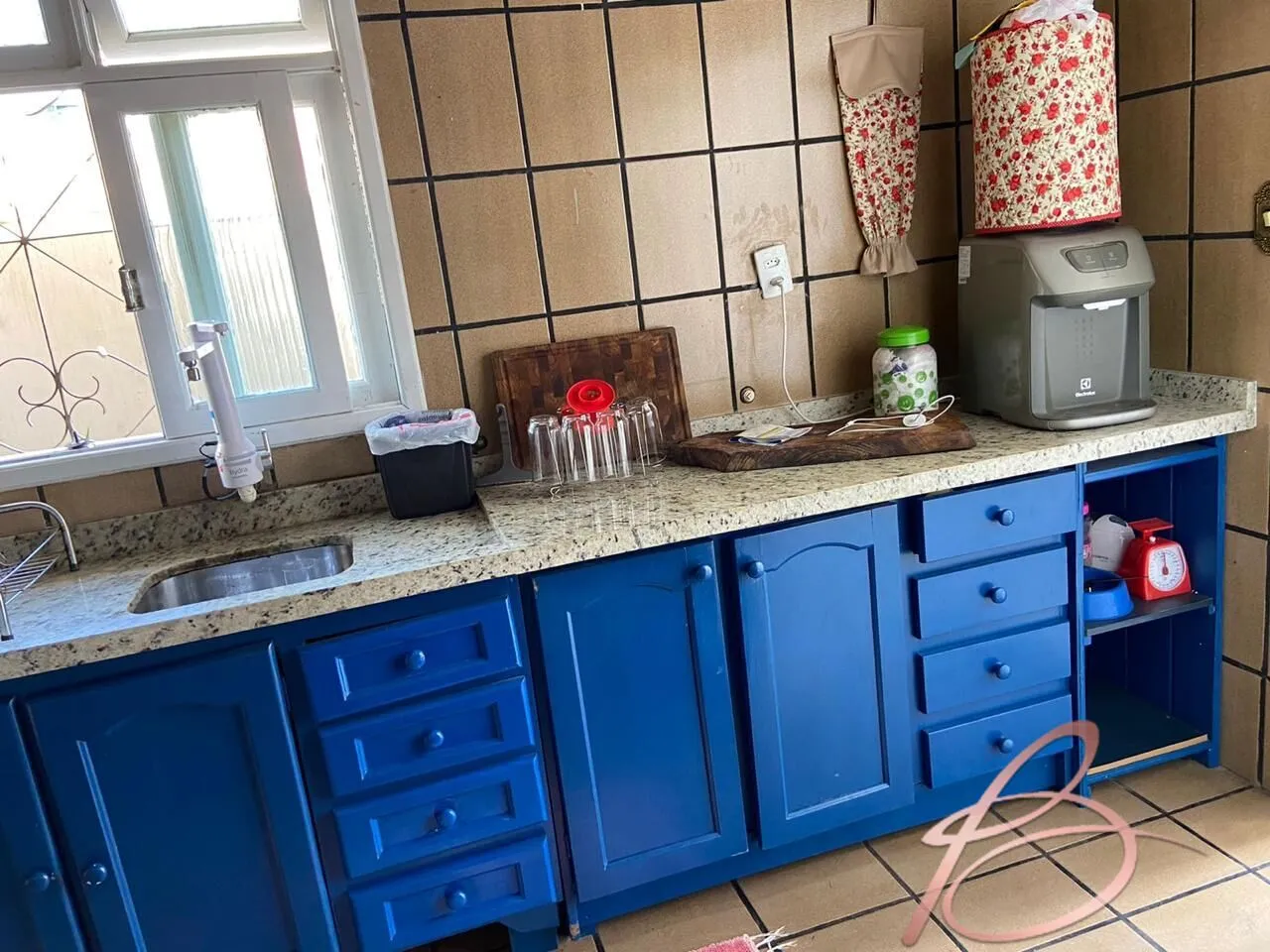 Imagem Casa de 2 pisos com 4 dormitórios á venda no Cordeiros