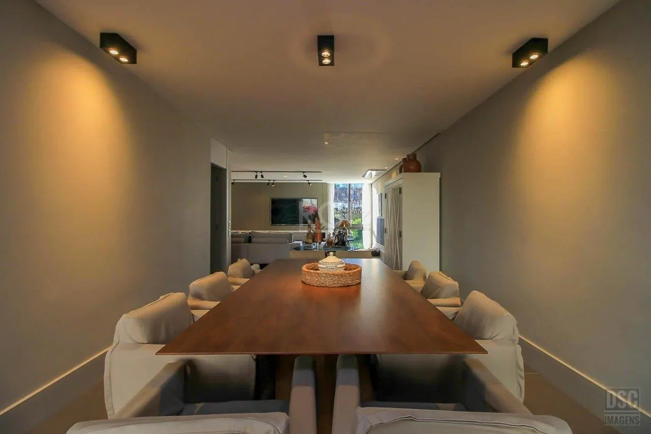 Imagem Casa para Venda - 238m², 3 dormitórios, sendo 3 suites, 6 vagas - Três Figueiras