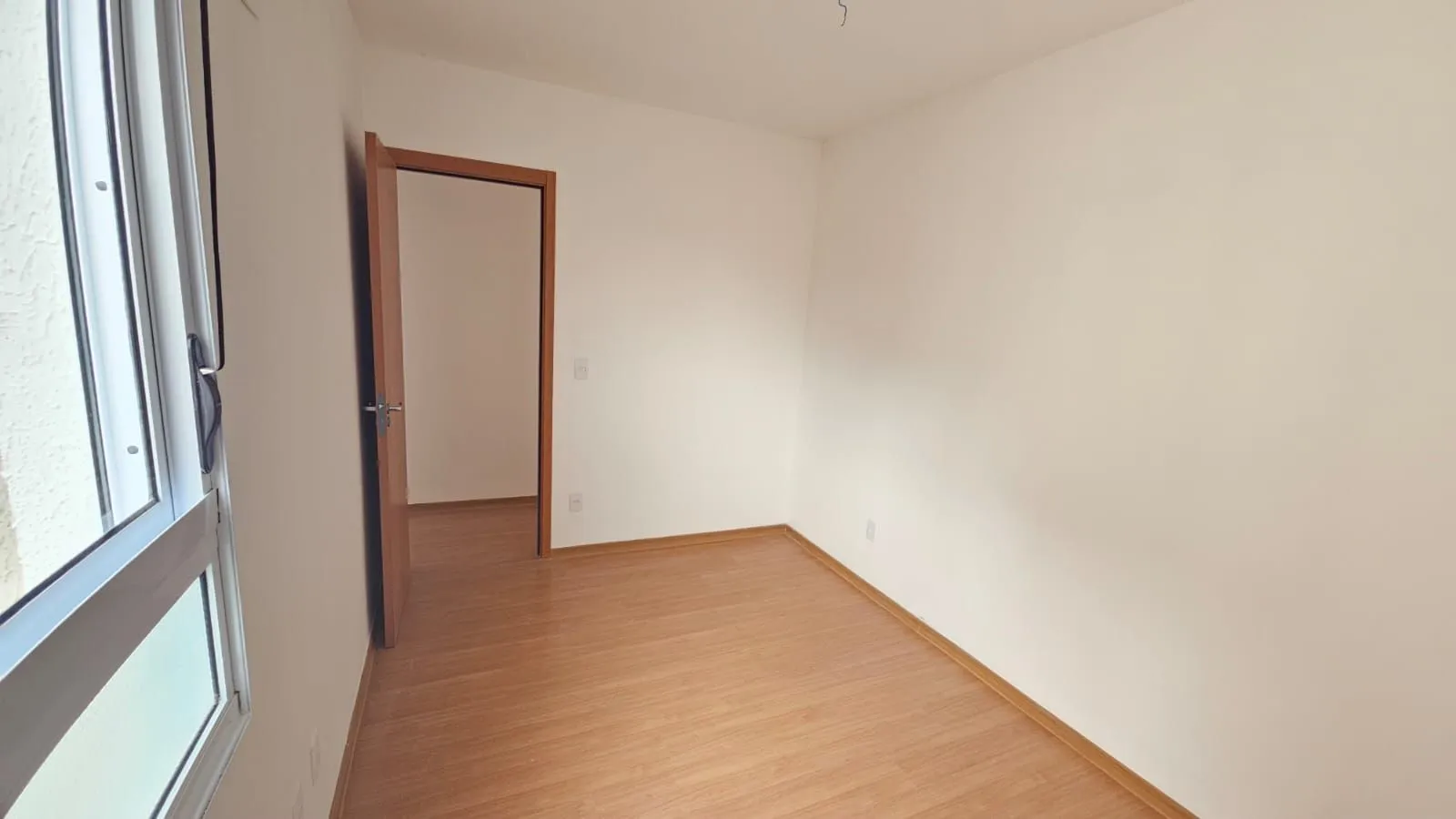 Imagem Apartamento 2 dormitórios , suíte , sacada com churrasqueira , 1 vaga de garagem coberta !