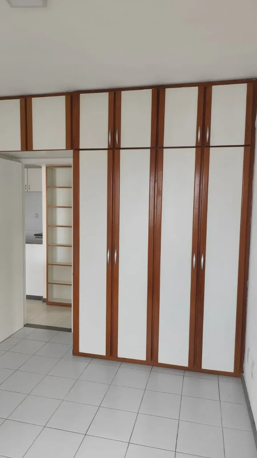 Imagem Apartamento com 1 Quarto para Alugar, 56 m² em Pituba - Salvador