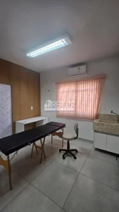 Imagem Espaçosa casa para alugar no bairro Vila Olímpica em Uberaba