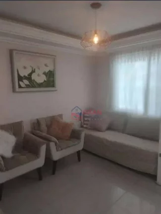 Imagem Sobrado Tríplex à Venda no Guaíra 3 Quartos, Espaço Gourmet e Muito Conforto!
