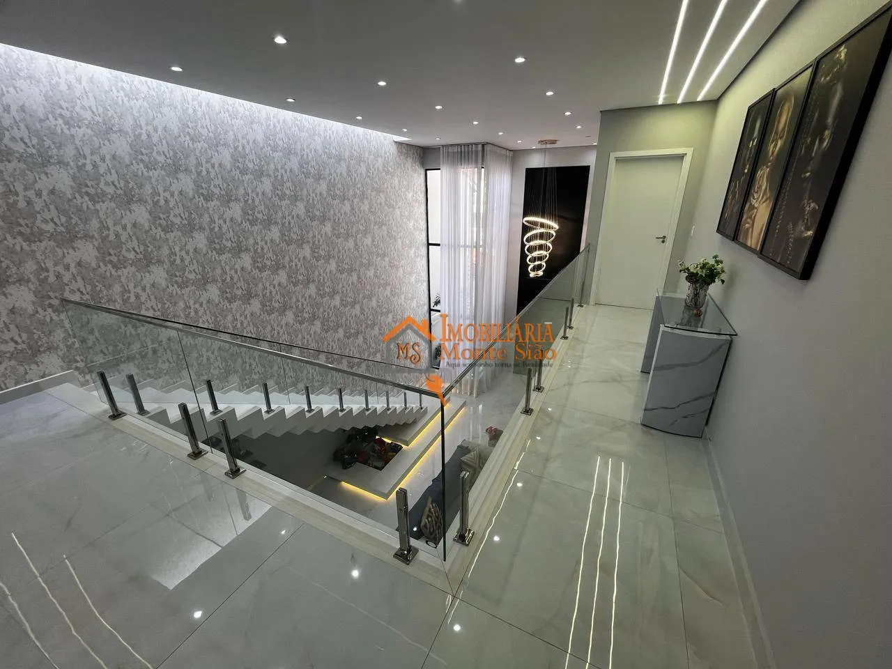 Imagem Sobrado com 4 dormitórios à venda, 210 m² por R$ 3.500.000,00 - Parque Renato Maia - Guarulhos/SP
