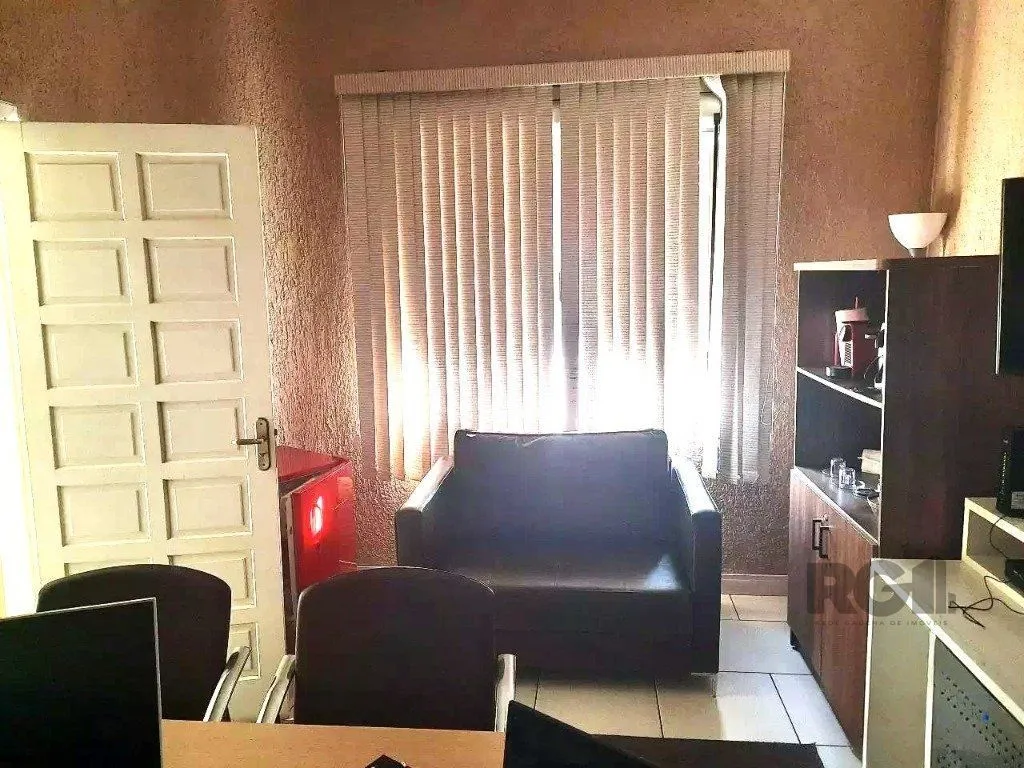 Imagem Casa de 3 dormitórios, no bairro Glória