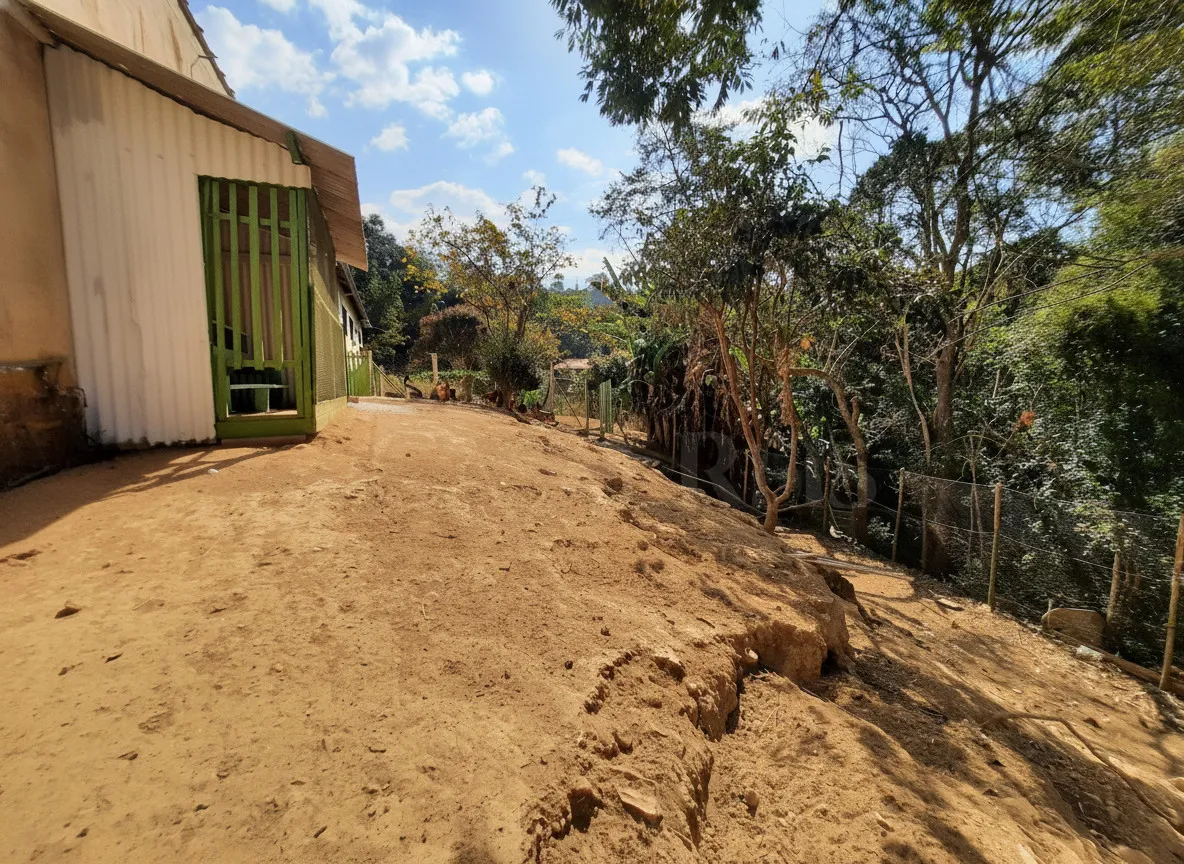 Imagem Chácara 150 m² à venda em Laranjeiras de Caldas, Caldas