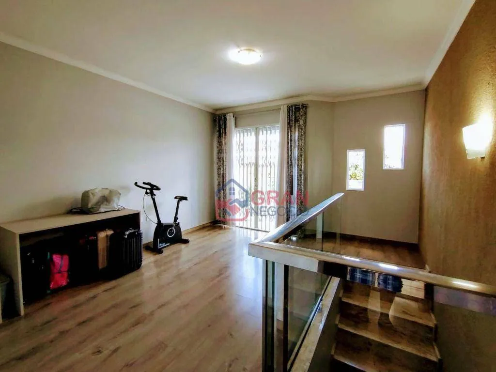 Imagem Sobrado com 143m² - 3 Quartos em São José dos Pinhais