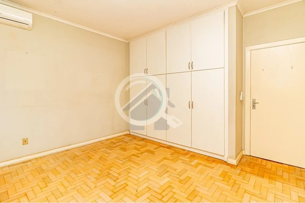Imagem Imagine-se vivendo no coração de Porto Alegre, em um apartamento que une localização privilegiad...