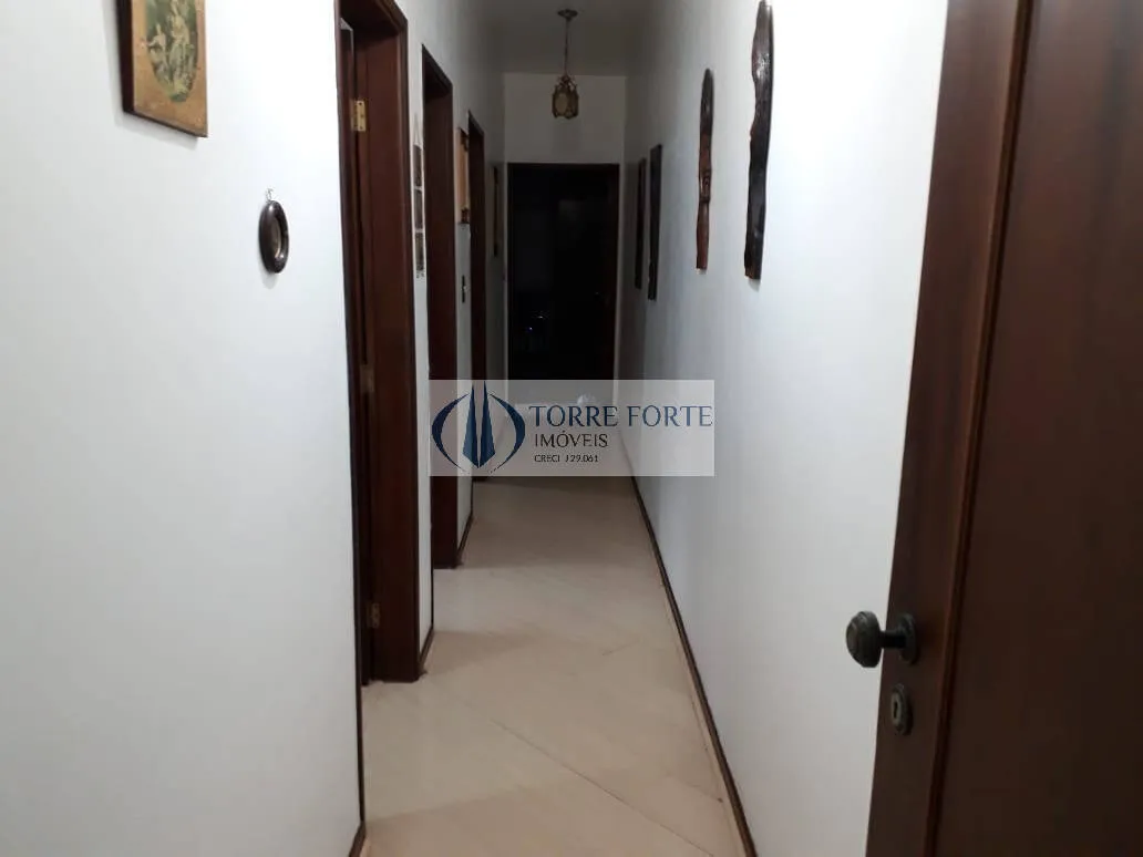 Imagem Casa espaçosa, com 380 m², 3 dormitórios sendo 1 suíte 4 banheiros, 2 vagas
