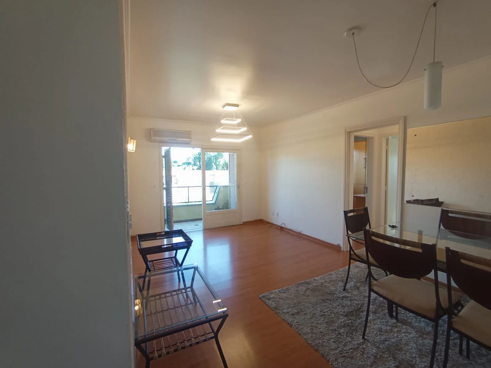 Imagem Apartamento no bairro Teresópolis de 2 dormitórios e vaga DESOCUPADO