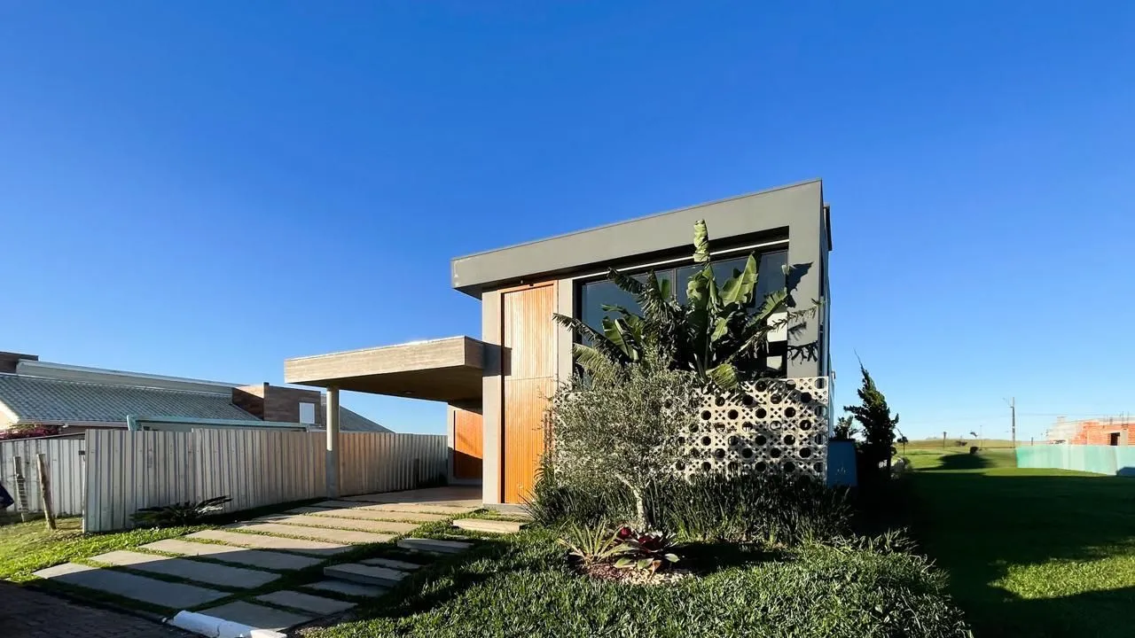 Imagem Casa de condomínio à venda em Torres, Centro, com 4 quartos, 221.55m2
