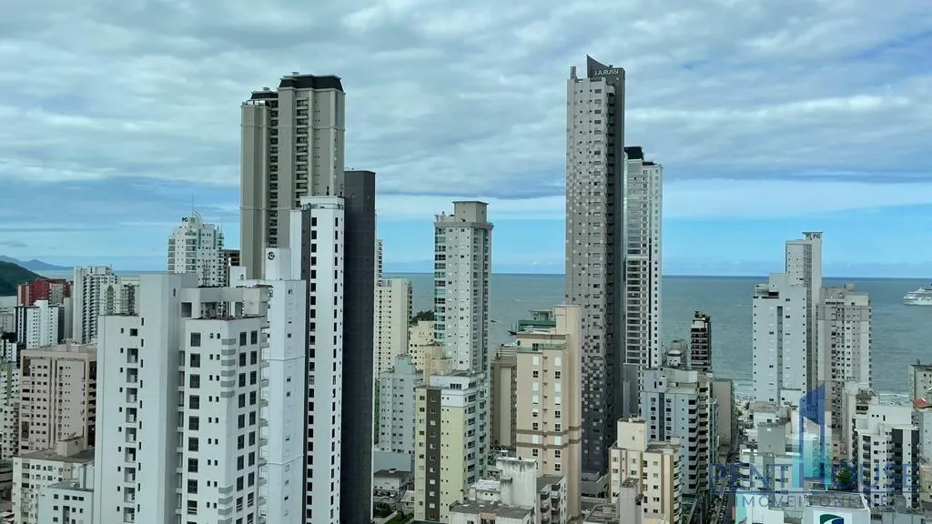 Imagem Apartamento Zona Central para Venda em Balneário Camboriú, CENTRO, 4 dormitórios, 2 suítes, 3 banheiros, 3 vagas
