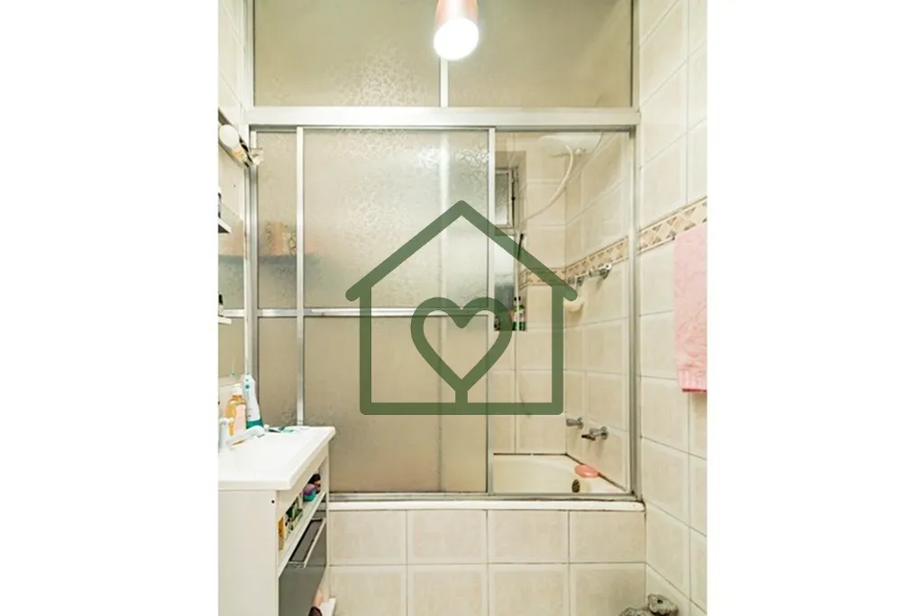 Imagem **Apartamento com 3 dormitórios à Venda em Porto Alegre - Excelente Preço!** Você está em busca...
