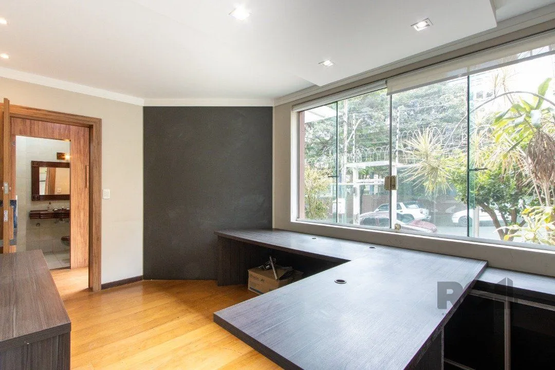 Imagem Excelente casa comercial com aproximadamente 300m² de área construída