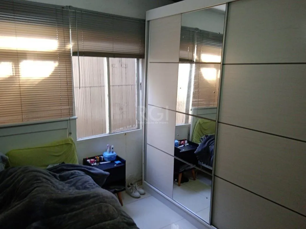 Imagem Casa para Venda - 140m², 5 dormitórios, 2 vagas - Cavalhada, Porto Alegre