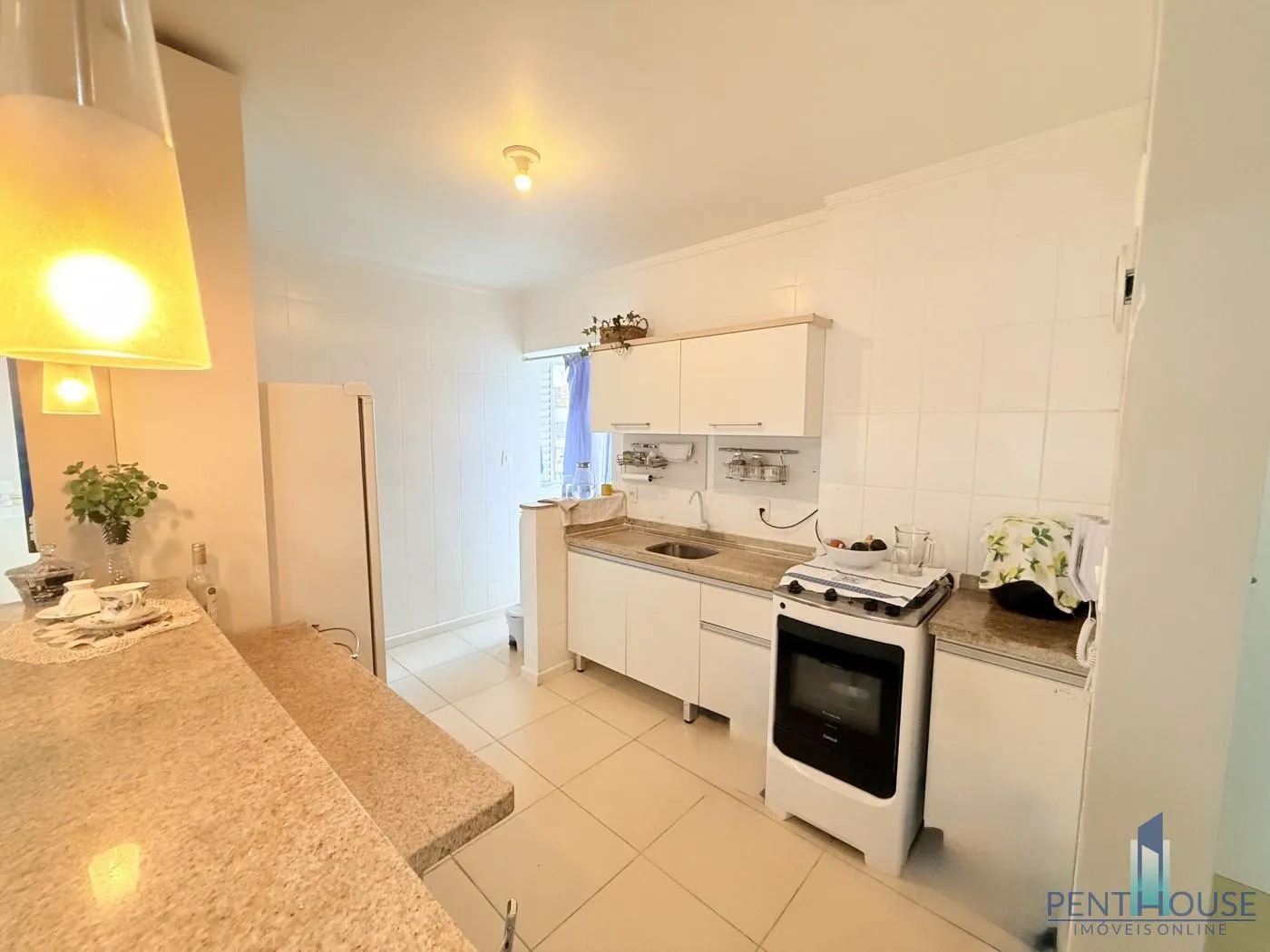 Imagem Apartamento Zona Central para Venda em Balneário Camboriú, CENTRO, 2 dormitórios, 1 suíte, 2 banheiros, 1 vaga