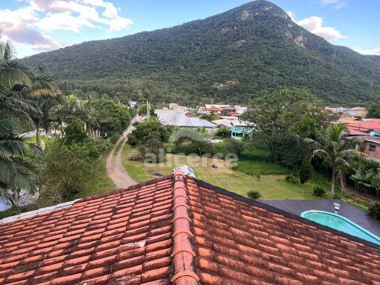 Imagem Casa à venda com 7 quartos 2 suítes, 492m² em Armação do Pântano do Sul Florianópolis